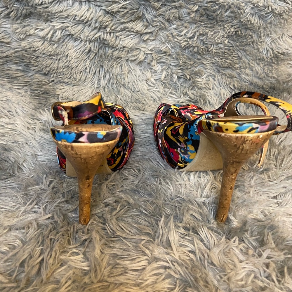 Heels - Picture 2 of 3